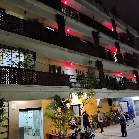 Отель Fernandes Complex Бангалор Экстерьер фото